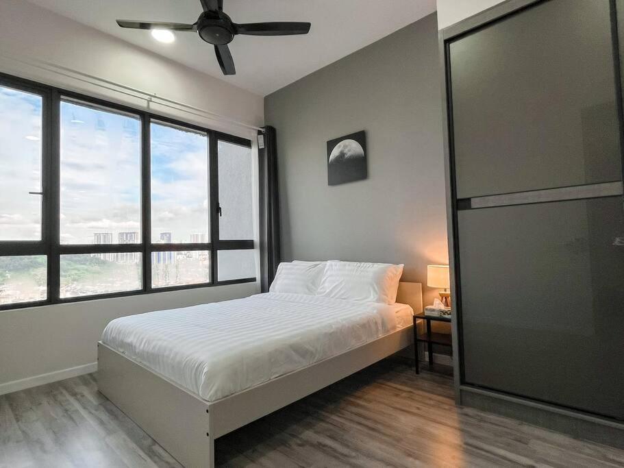 Pangsapuri Cozy 3br -2-8pax- 65 Tv Near Midvalley-pavilion 2 *