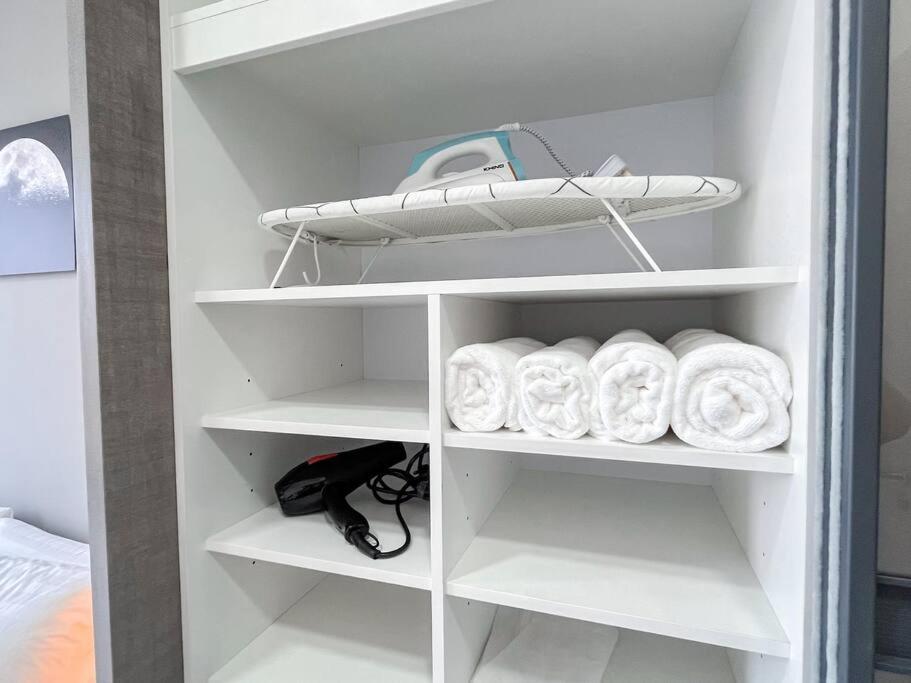 Cozy 3br -2-8pax- 65 Tv Near Midvalley-pavilion 2 Kuala Lumpur