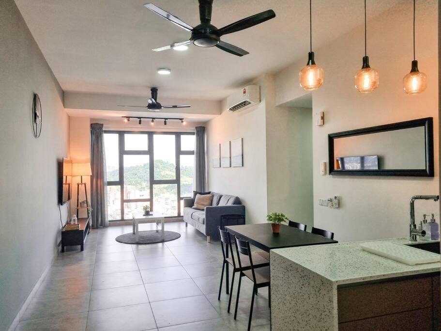 Cozy 3br -2-8pax- 65 Tv Near Midvalley-pavilion 2 *