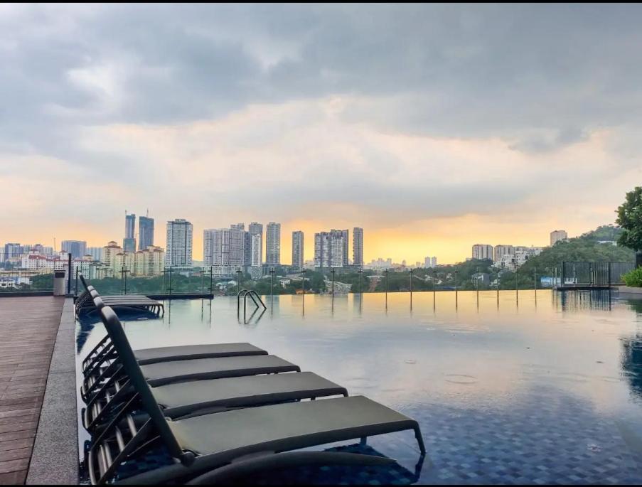 Pangsapuri Cozy 3br -2-8pax- 65 Tv Near Midvalley-pavilion 2 *